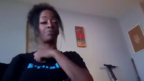 Snapshot of sweetaztea chatting on 5, 2, 2025 sweetaztee online show from 5, 2, 2025