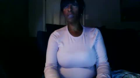 Snapshot of sweetaztea chatting on 10, 10, 2025 sweetaztee online show from 10, 10, 2025