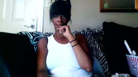 Snapshot of sweetaztea chatting on 15, 10, 2025 sweetaztee online show from 15, 10, 2025
