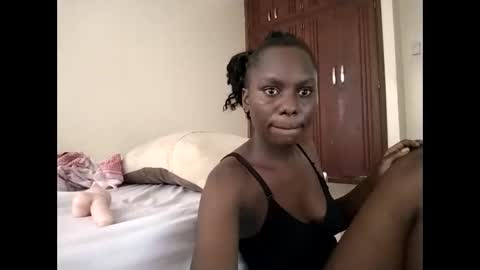 Lunargirl online show from 5, 2, 2026