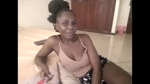 Lunargirl online show from 8, 2, 2026