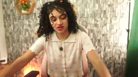 Salom independent model online show from 11, 5, 2026