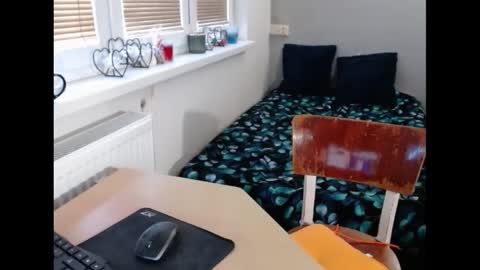 Sweetboobs85h online show from 9, 3, 2025