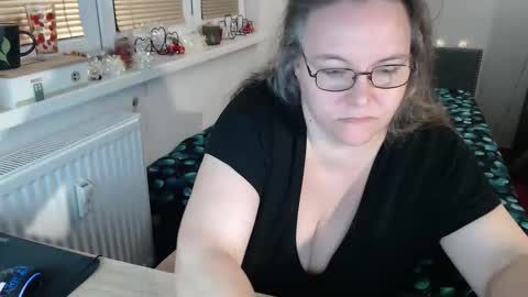 Sweetboobs85h online show from 21, 11, 2025