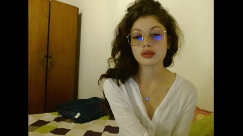 sweetcalm_ online show from 4, 4, 2026