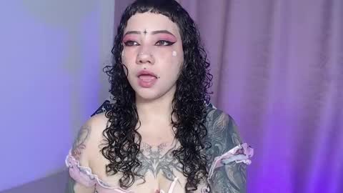       Independent model online show from 24, 5, 2026