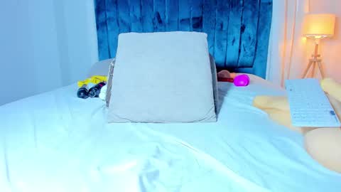 Mia online show from 1, 3, 2025