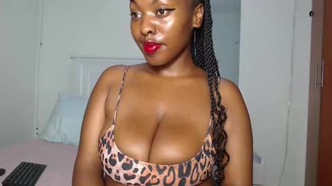 Snapshot of sweetice_01 chatting on 8, 3, 2025 euny online show from 8, 3, 2025