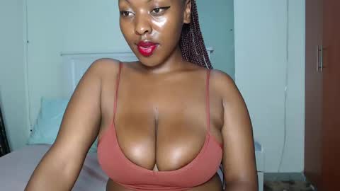 Snapshot of sweetice_01 chatting on 12, 3, 2025 euny online show from 12, 3, 2025