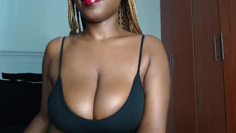 Snapshot of sweetice_01 chatting on 2, 10, 2025 euny online show from 2, 10, 2025