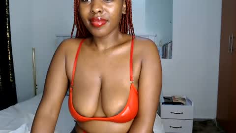 Snapshot of sweetice_01 chatting on 25, 6, 2026 euny online show from 25, 6, 2026