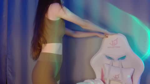 Annie online show from 10, 1, 2025