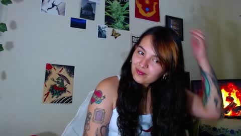 Snapshot of sweetie_maryy chatting on 1, 2, 2025 Maria my insta sweetie maryy online show from 1, 2, 2025