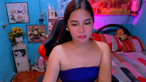 Nicole online show from 28, 1, 2025