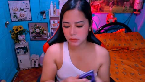 Nicole online show from 7, 2, 2025