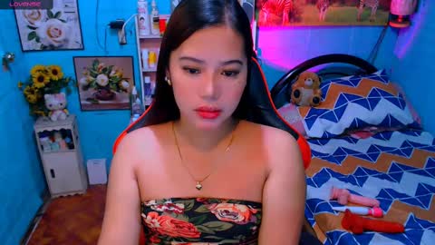 Nicole online show from 8, 3, 2025