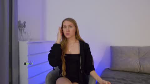 SweetKira1 online show from 3, 2, 2025