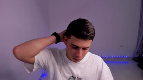 Snapshot of sweetlian_04 chatting on 27, 1, 2025 Lian online show from 27, 1, 2025