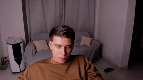 Snapshot of sweetlian_04 chatting on 19, 2, 2025 Lian online show from 19, 2, 2025