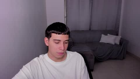 Snapshot of sweetlian_04 chatting on 28, 2, 2025 Lian online show from 28, 2, 2025