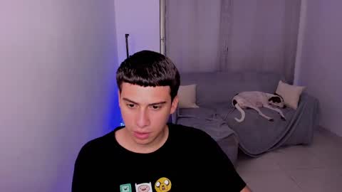 Snapshot of sweetlian_04 chatting on 4, 3, 2025 Lian online show from 4, 3, 2025