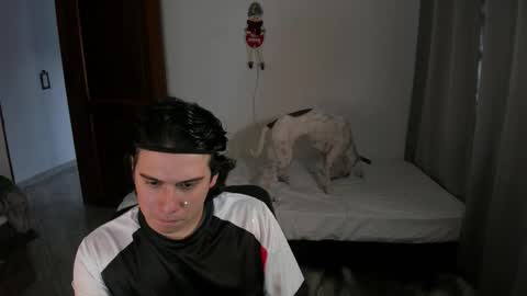 Snapshot of sweetlian_04 chatting on 12, 11, 2025 Lian online show from 12, 11, 2025