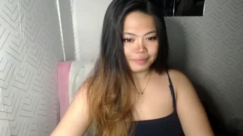 Snapshot of sweetlover_nicole chatting on 10, 7, 2026 NICOLE online show from 10, 7, 2026