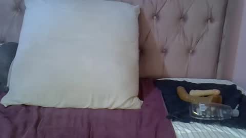 sweetmellowx1 online show from 1, 3, 2025