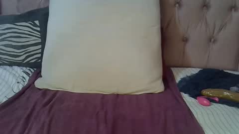 sweetmellowx1 online show from 2, 3, 2025