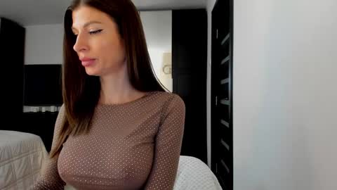 Snapshot of sweetndcrazy chatting on 30, 9, 2025 Nicole online show from 30, 9, 2025