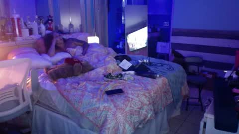 WeAim2PZzz online show from 3, 2, 2025