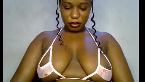 Snapshot of sweetpetitgirl chatting on 16, 3, 2026 LILY BRANDY online show from 16, 3, 2026