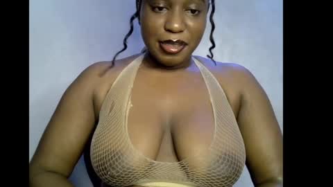 Snapshot of sweetpetitgirl chatting on 11, 4, 2026 LILY BRANDY online show from 11, 4, 2026