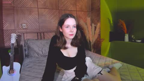 Snapshot of sweetshy_ chatting on 9, 9, 2025 Alice online show from 9, 9, 2025