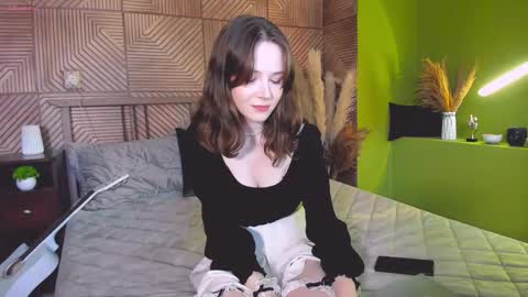 Snapshot of sweetshy_ chatting on 11, 9, 2025 Alice online show from 11, 9, 2025
