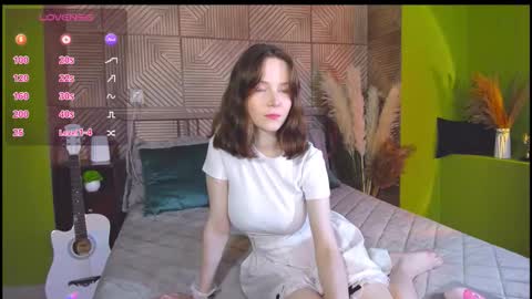 Snapshot of sweetshy_ chatting on 16, 9, 2025 Alice online show from 16, 9, 2025