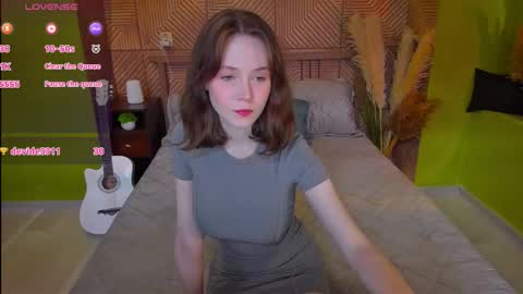Snapshot of sweetshy_ chatting on 18, 9, 2025 Alice online show from 18, 9, 2025