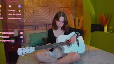 Snapshot of sweetshy_ chatting on 21, 9, 2025 Alice online show from 21, 9, 2025