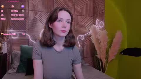 Snapshot of sweetshy_ chatting on 4, 10, 2025 Alice online show from 4, 10, 2025