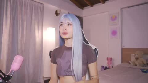 Cat independent model  online show from 9, 9, 2025