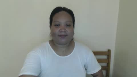 Snapshot of sweettightpussyhole chatting on 5, 5, 2026 mia and luna online show from 5, 5, 2026