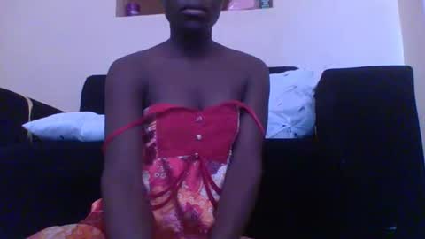 Snapshot of sweetvallerie chatting on 29, 10, 2025 sweetvallerie online show from 29, 10, 2025