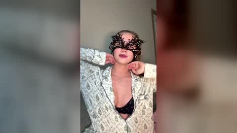 sweetvixen18 online show from 6, 1, 2026