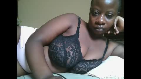 Snapshot of sweetyass25 chatting on 29, 10, 2025 sweetyass25 online show from 29, 10, 2025