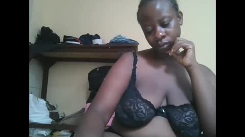 Snapshot of sweetyass25 chatting on 6, 11, 2025 sweetyass25 online show from 6, 11, 2025