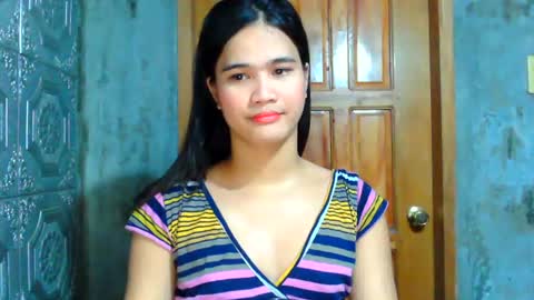 Snapshot of swettie_rhea chatting on 24, 6, 2026 Rhea online show from 24, 6, 2026