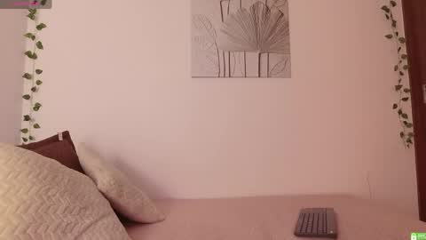 Snapshot of swt_helen chatting on 15, 4, 2026 Helen online show from 15, 4, 2026