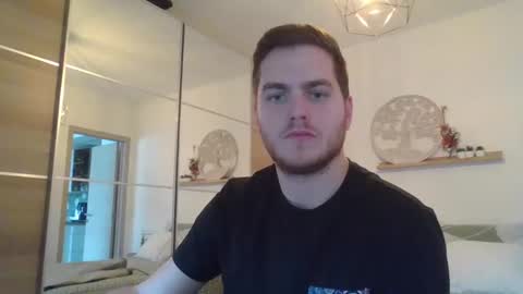 syl092 online show from 12, 12, 2024