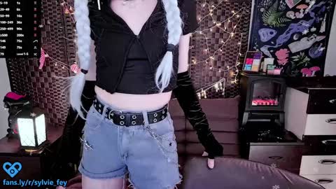 Sylvie online show from 5, 1, 2025