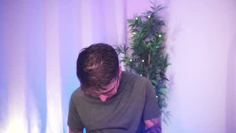 t0ny_wylie online show from 6, 2, 2026